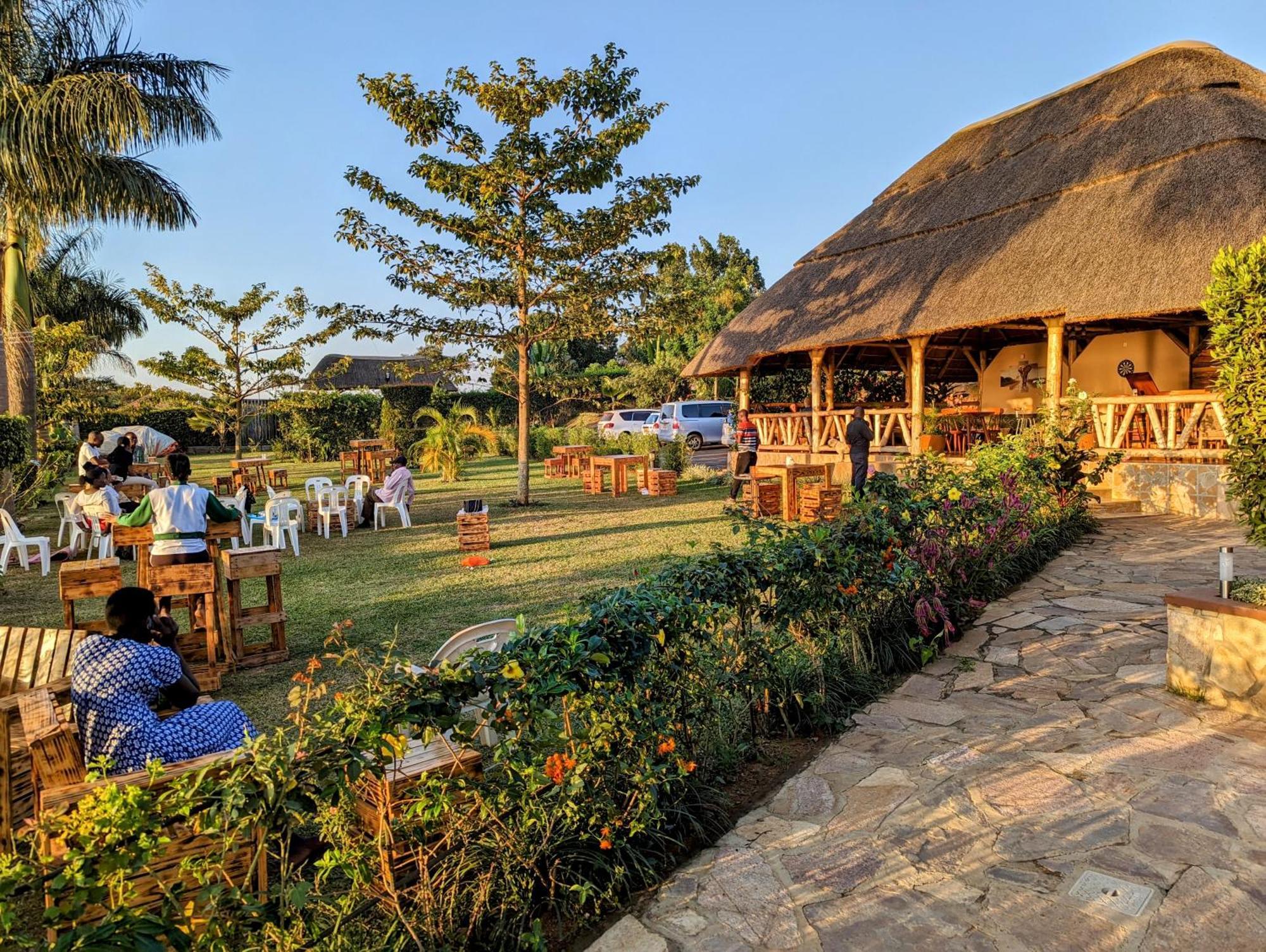 Oslo Gardens Bed & Breakfast Entebbe Exterior foto