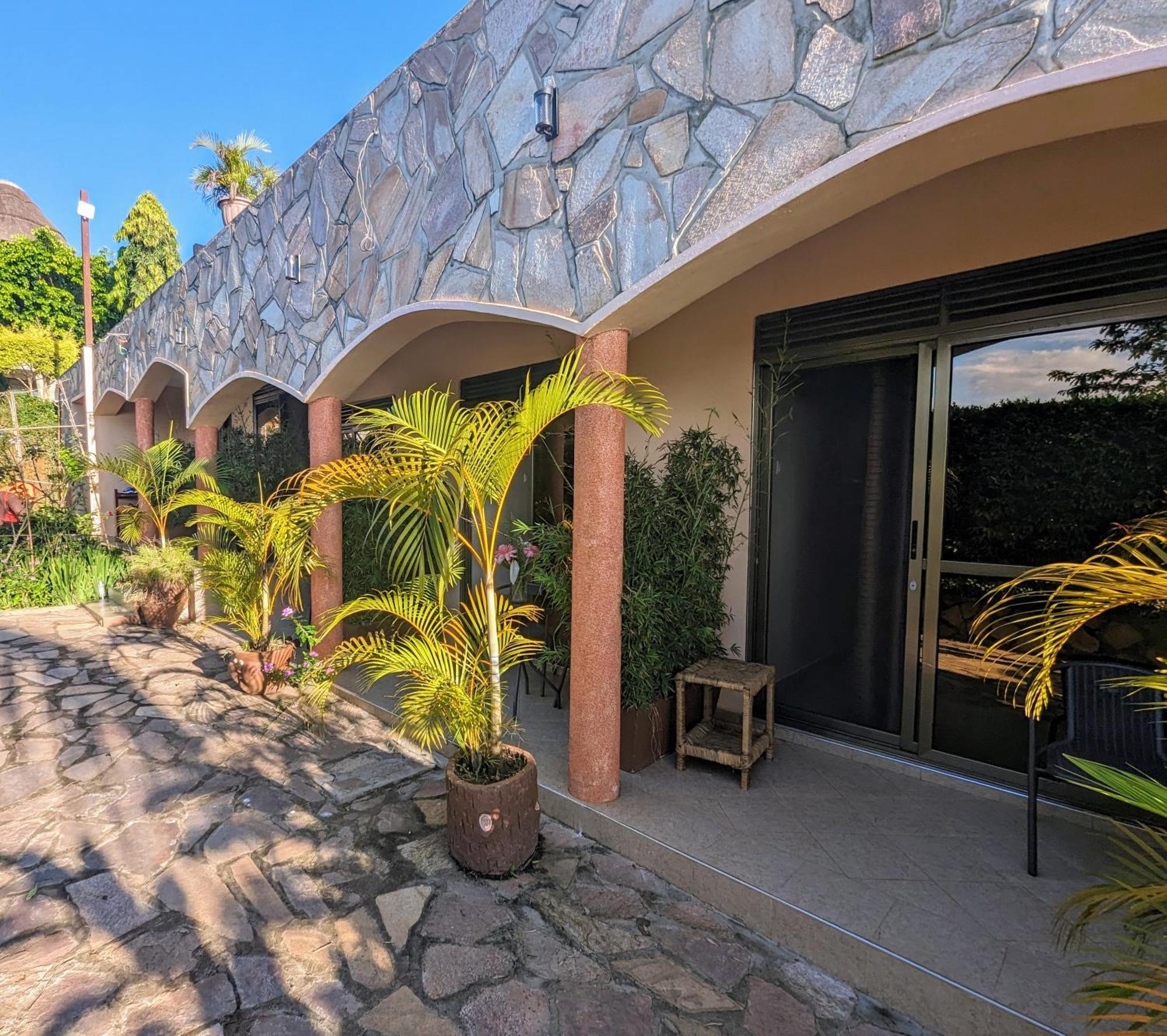 Oslo Gardens Bed & Breakfast Entebbe Exterior foto